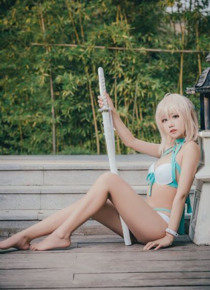 男生卫衣欧美_1080在线播放观看
